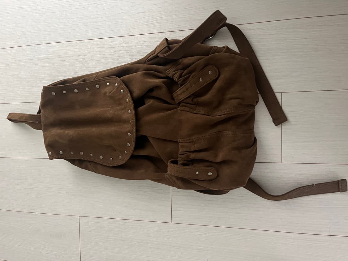 셀리테일즈 STUD POCKET BACKPACK BROWN 상품이미지2