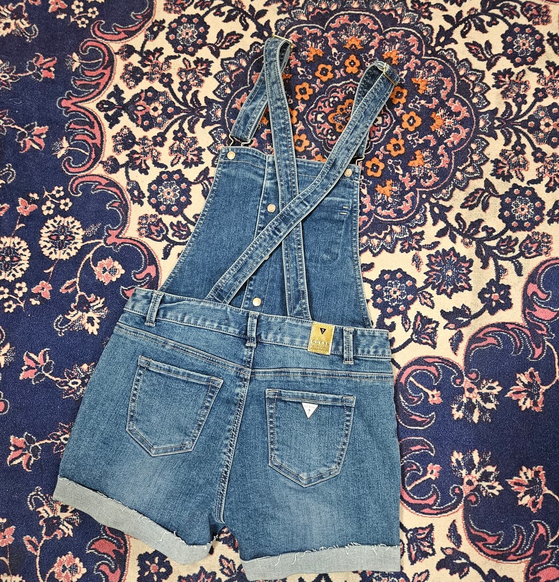 게스(GUESS) 골든 버튼 데님 멜빵 반바지 26 상품이미지2