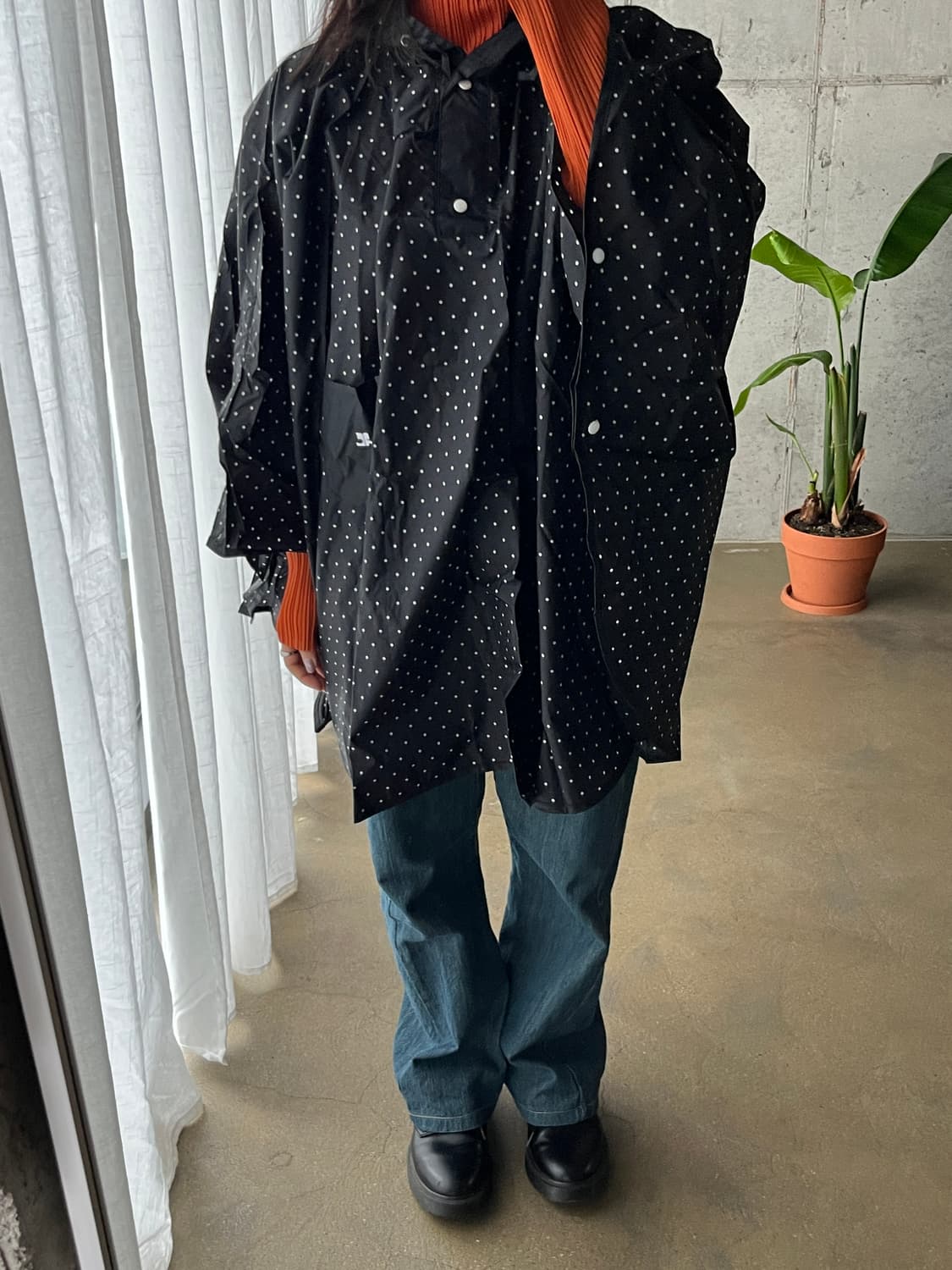 (Deadstock)00s Courreges 꾸레쥬 도트 레인코트 블랙 상품이미지5