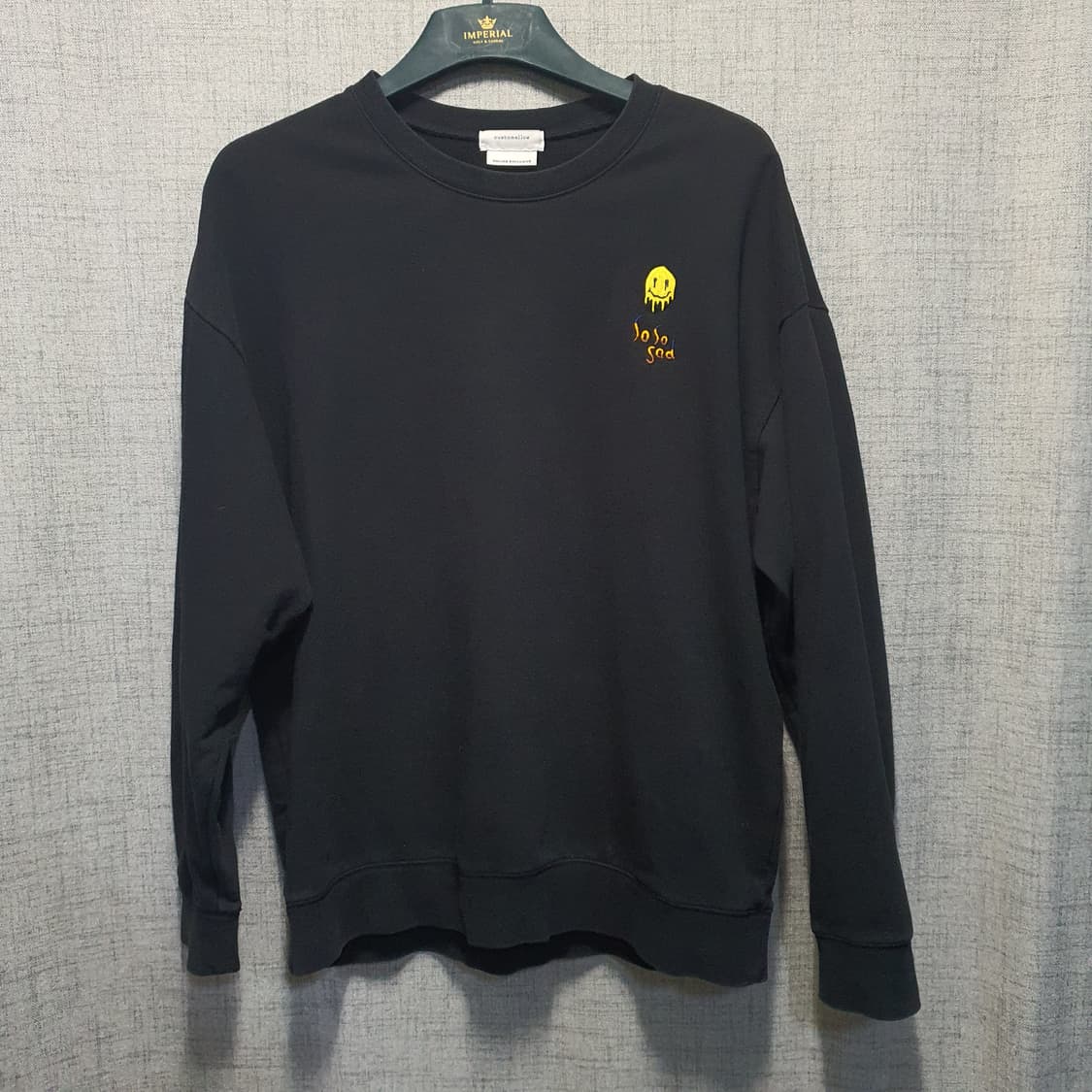 커스텀멜로우 새드 스마일 맨투맨  상품이미지1