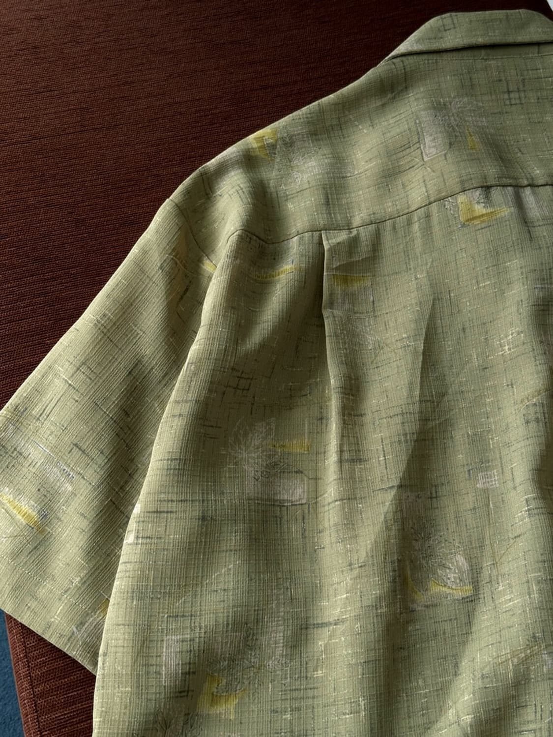 Sheer fabric design pattern H/S shirt 상품이미지7