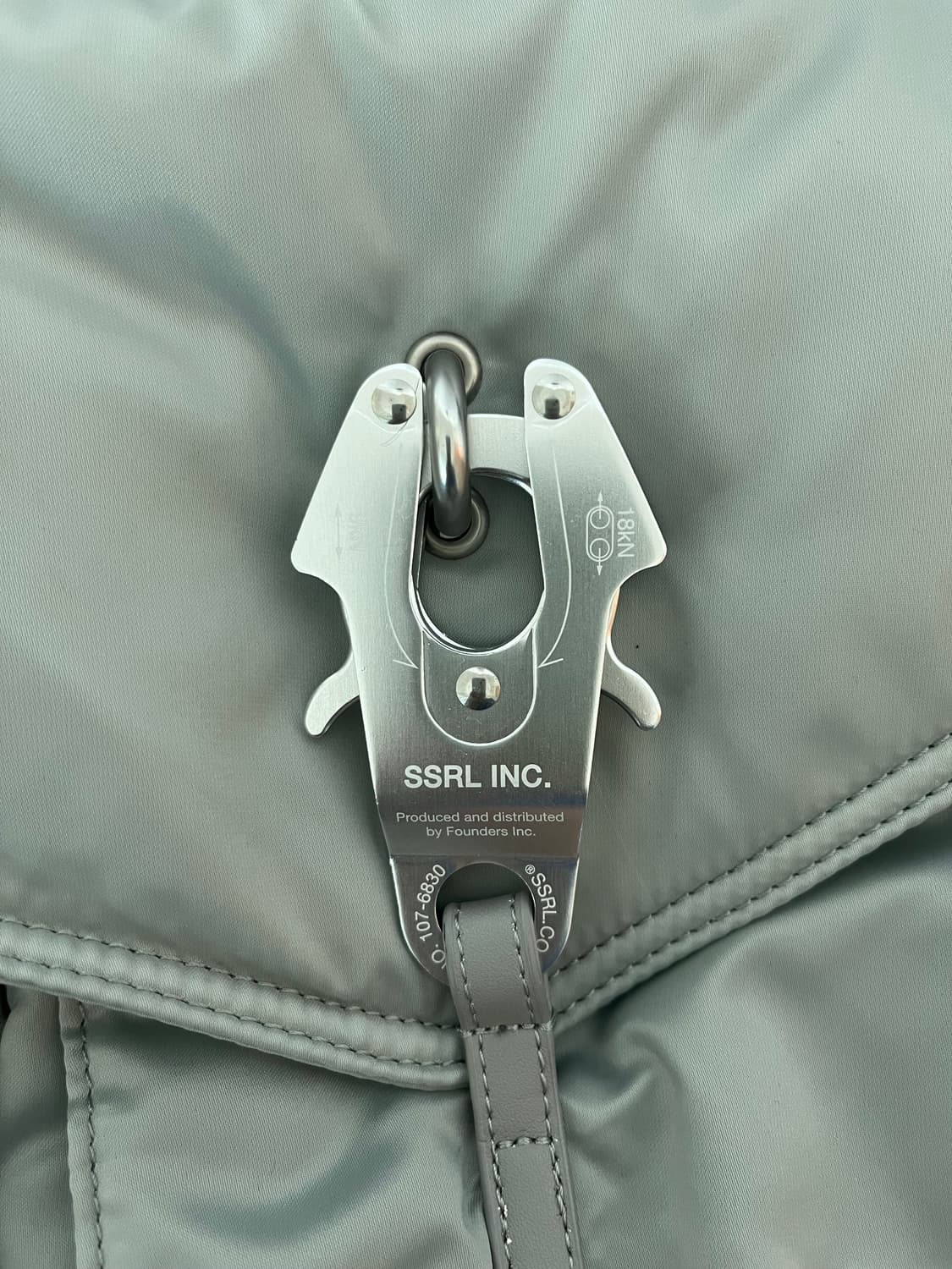 (새제품) 에스에스알엘 메신저백 / 크로스백 / 실버 색상 상품이미지3