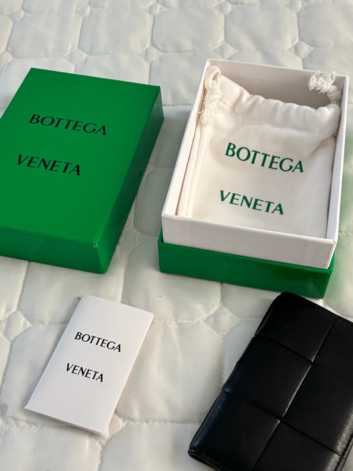 보테가베네타 인트레치아토 카세트 플랩 카드지갑  블랙 상품이미지1