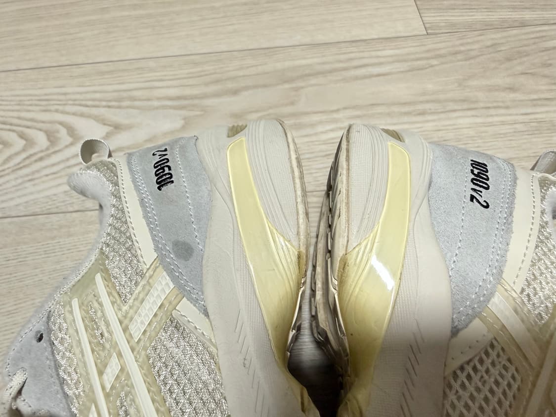 235 / 아식스 젤 1090 v2 크림 상품이미지6