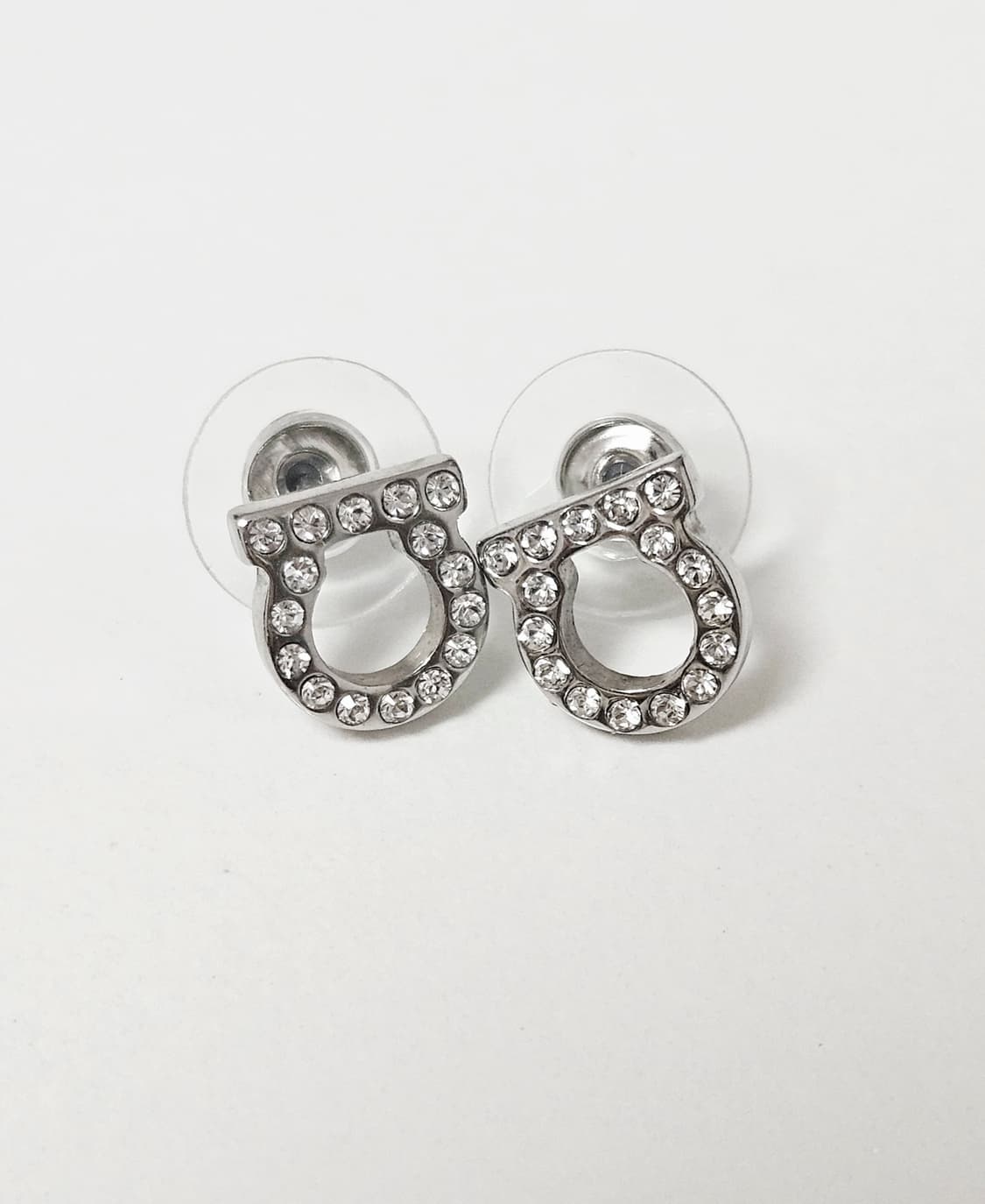 [단종디자인] 페레가모 간치니 크리스탈 귀걸이 [정품/실버컬러] 상품이미지1