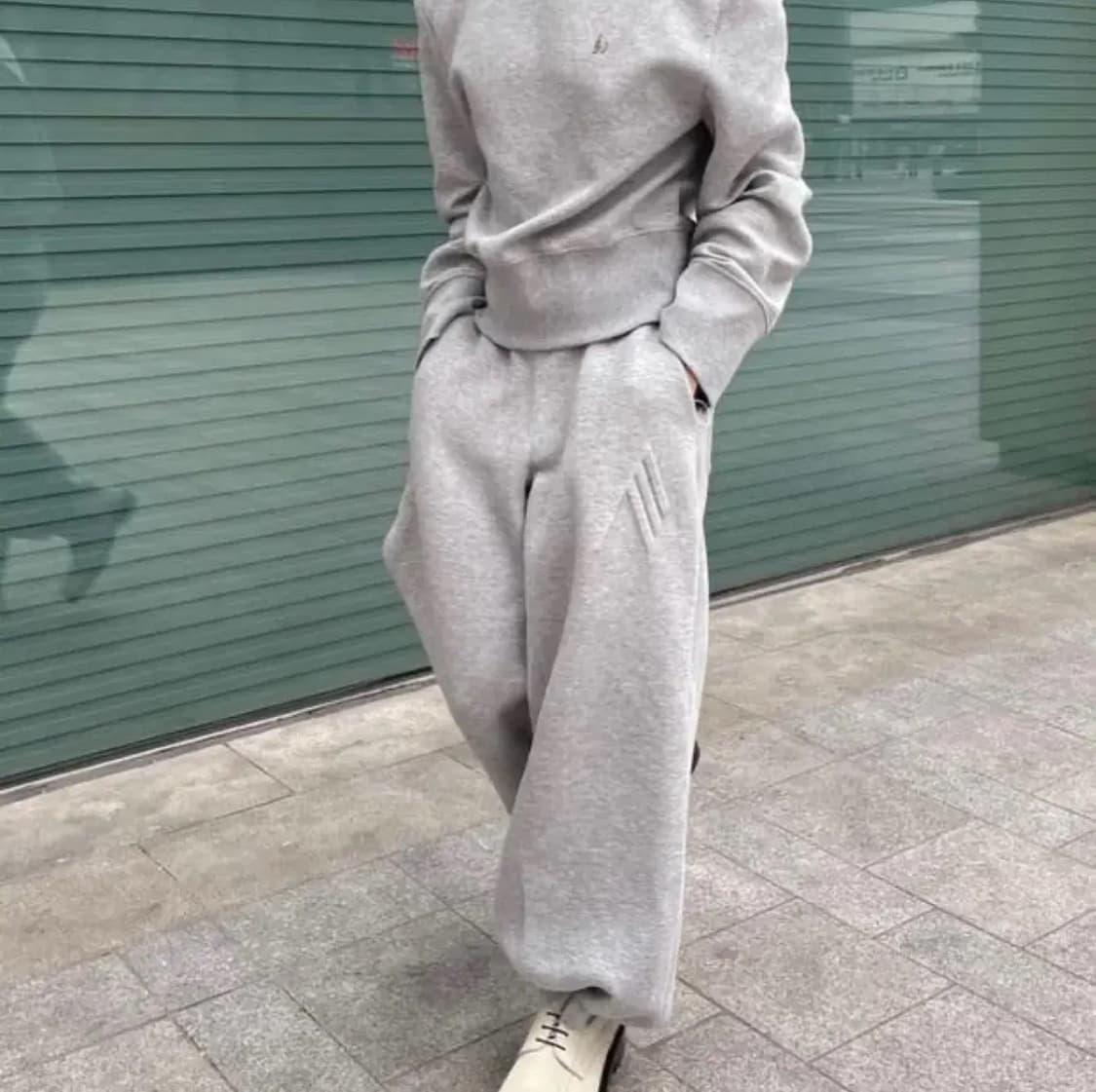 더아티코 스웻팬츠 그레이 상품이미지2