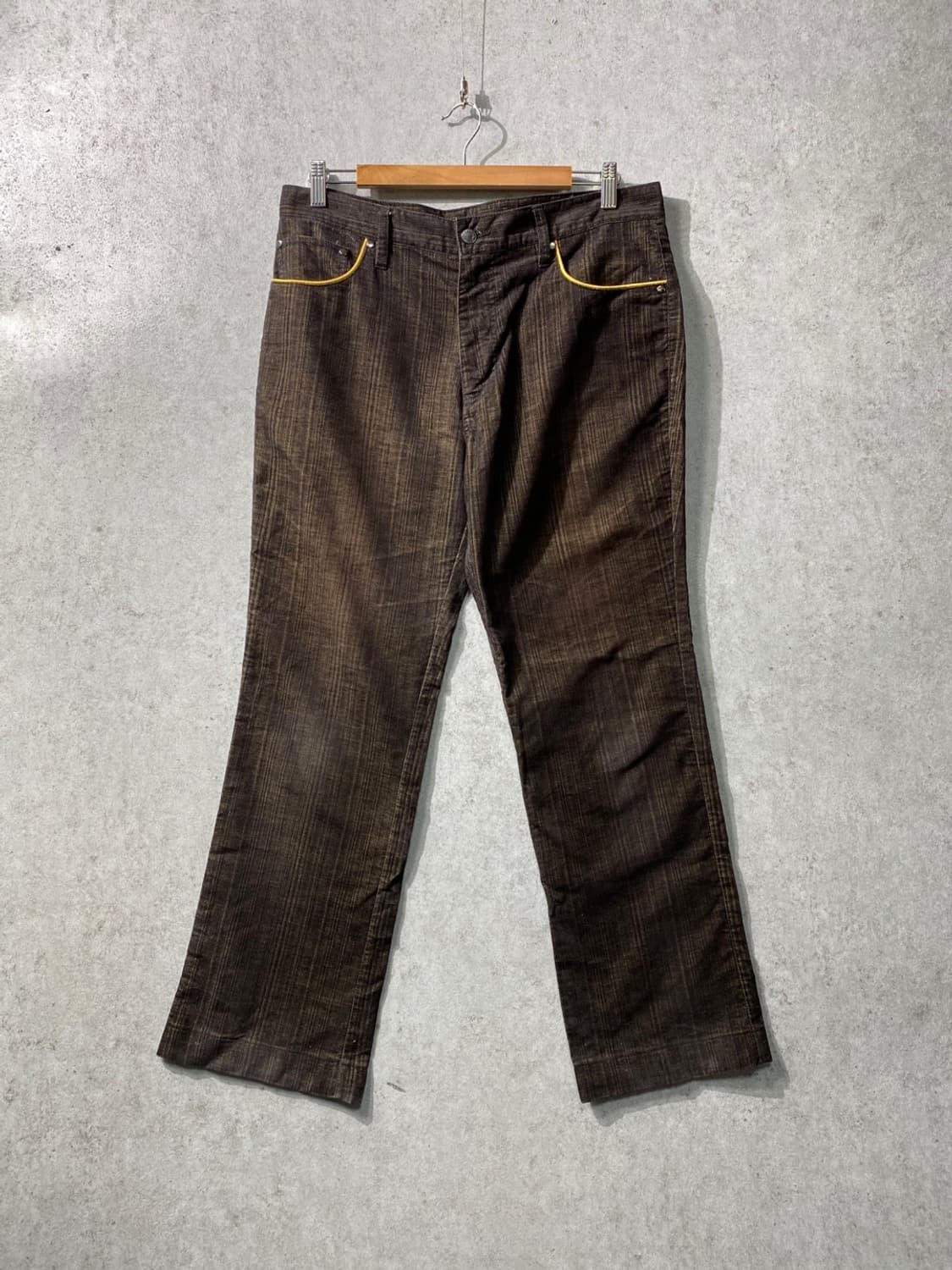 [32-33] MALE&CO 브라운 코듀로이 세미부츠컷 팬츠 상품이미지1