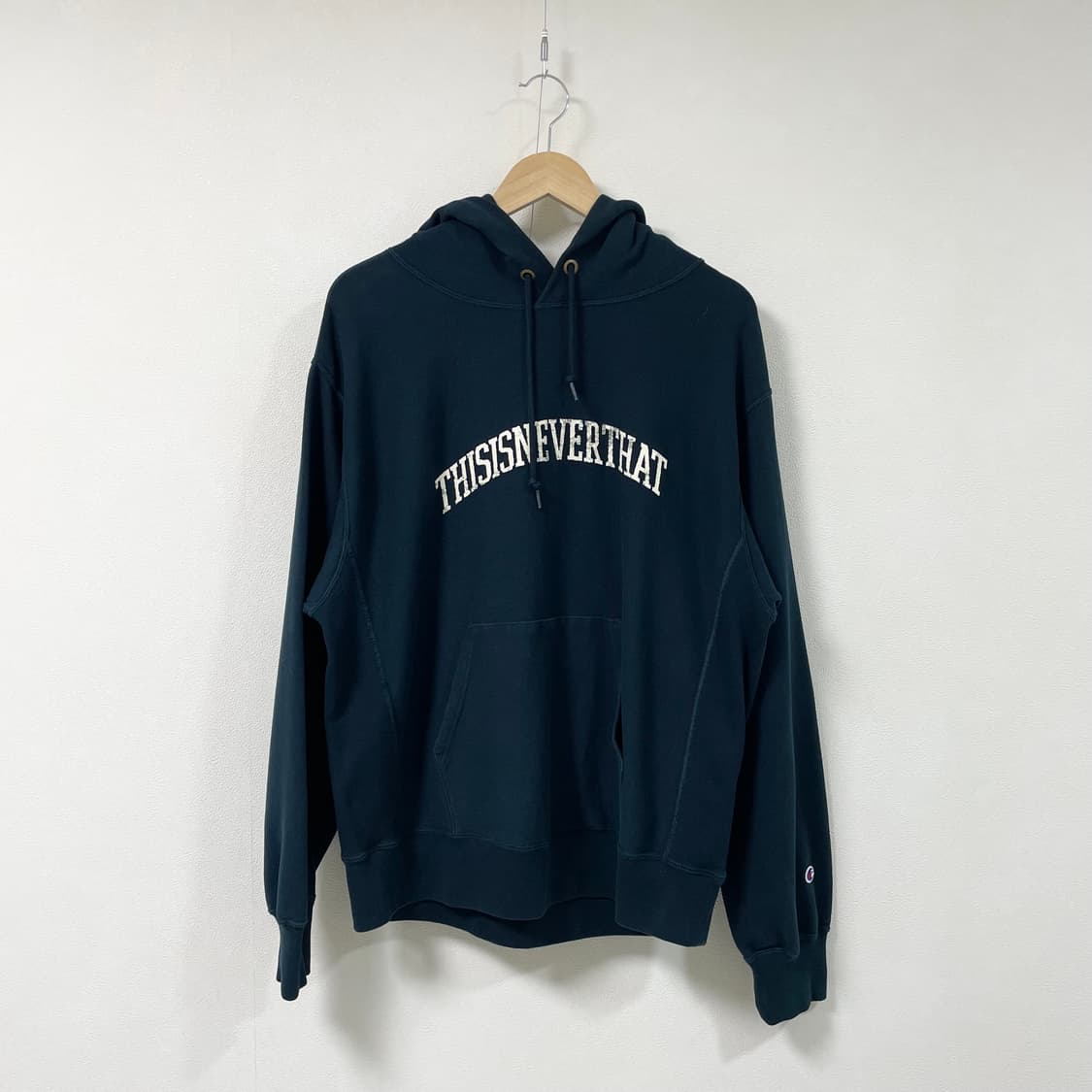 챔피온x디스이즈네버댓 후드티 WK-0554 상품이미지1