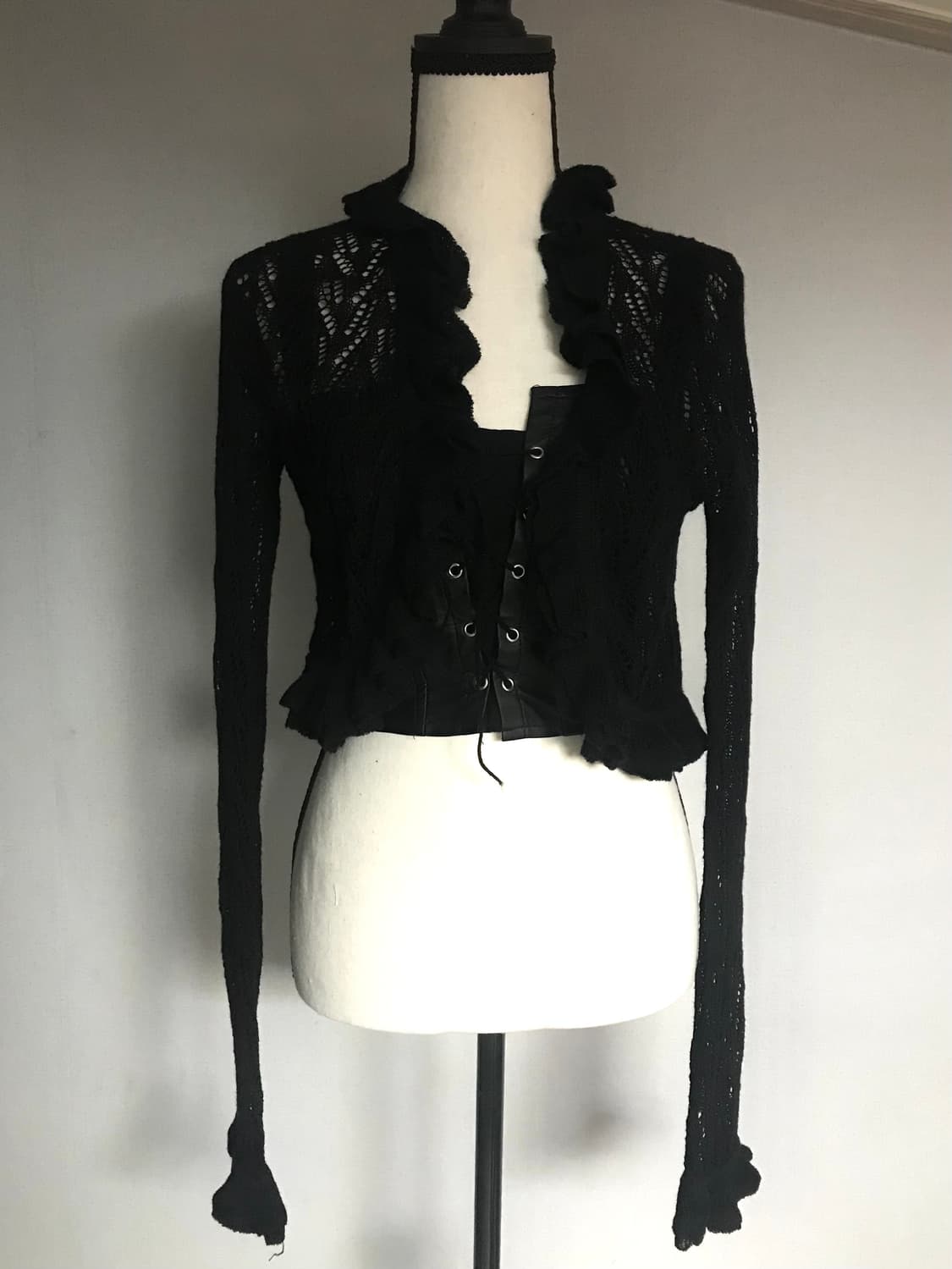 Eyelet Ruffle Open Knit Cardigan 상품이미지1