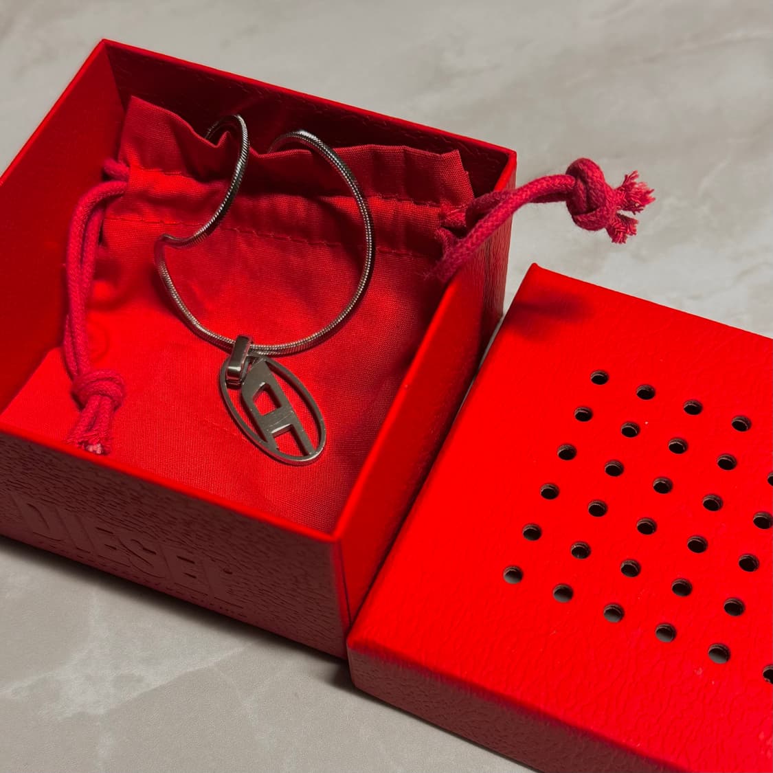 [정품+풀박스] 디젤 스테인리스 스틸 펜던트 실버 목걸이 상품이미지4