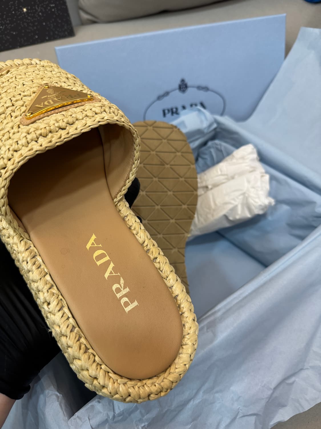 프라다 크로세 뮬 샌들 슬리퍼 37사이즈  상품이미지3