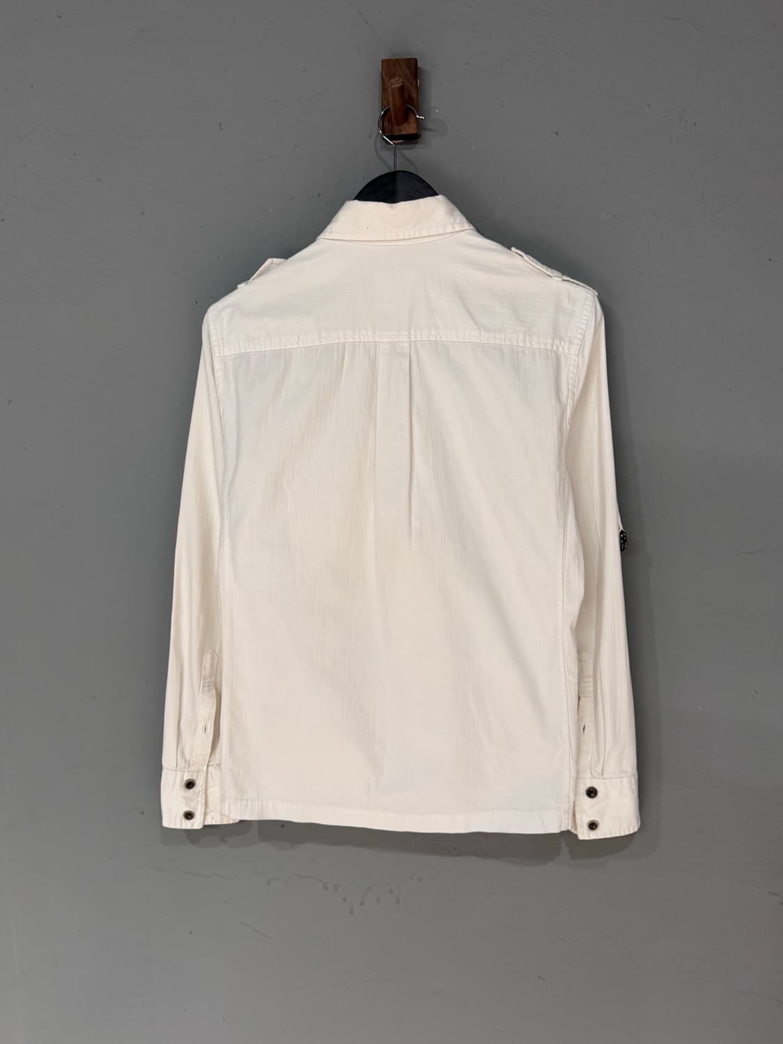 캐서린 햄넷 화이트 디테일 셔츠 상품이미지8