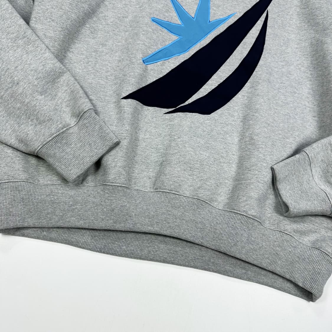 노티카 시그니처 로고 그레이 오버핏 맨투맨 (실측 XXL) 상품이미지5