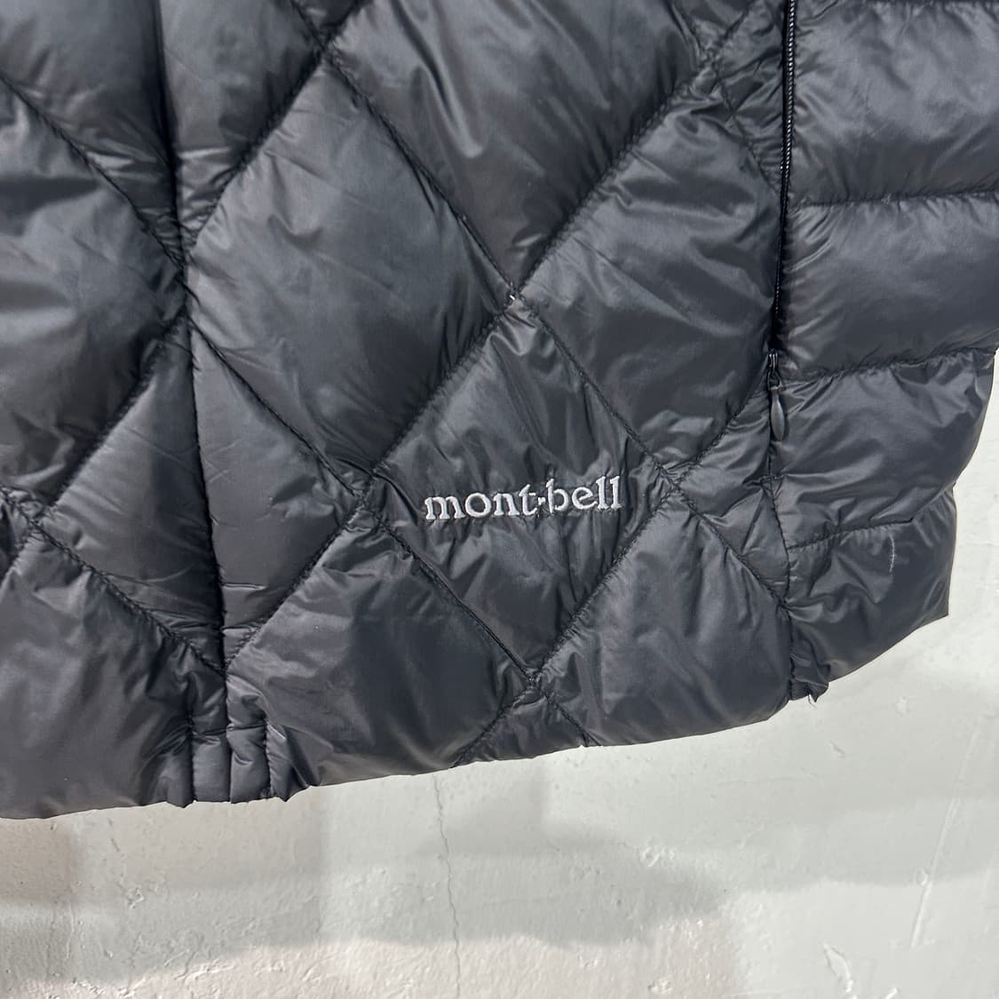 몽벨 구스다운 반팔 경량패딩 L 상품이미지3