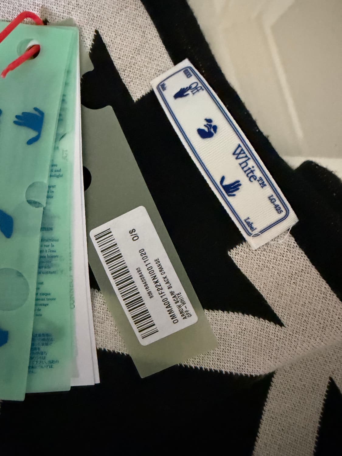 오프화이트 리버시블 머플러 상품이미지4