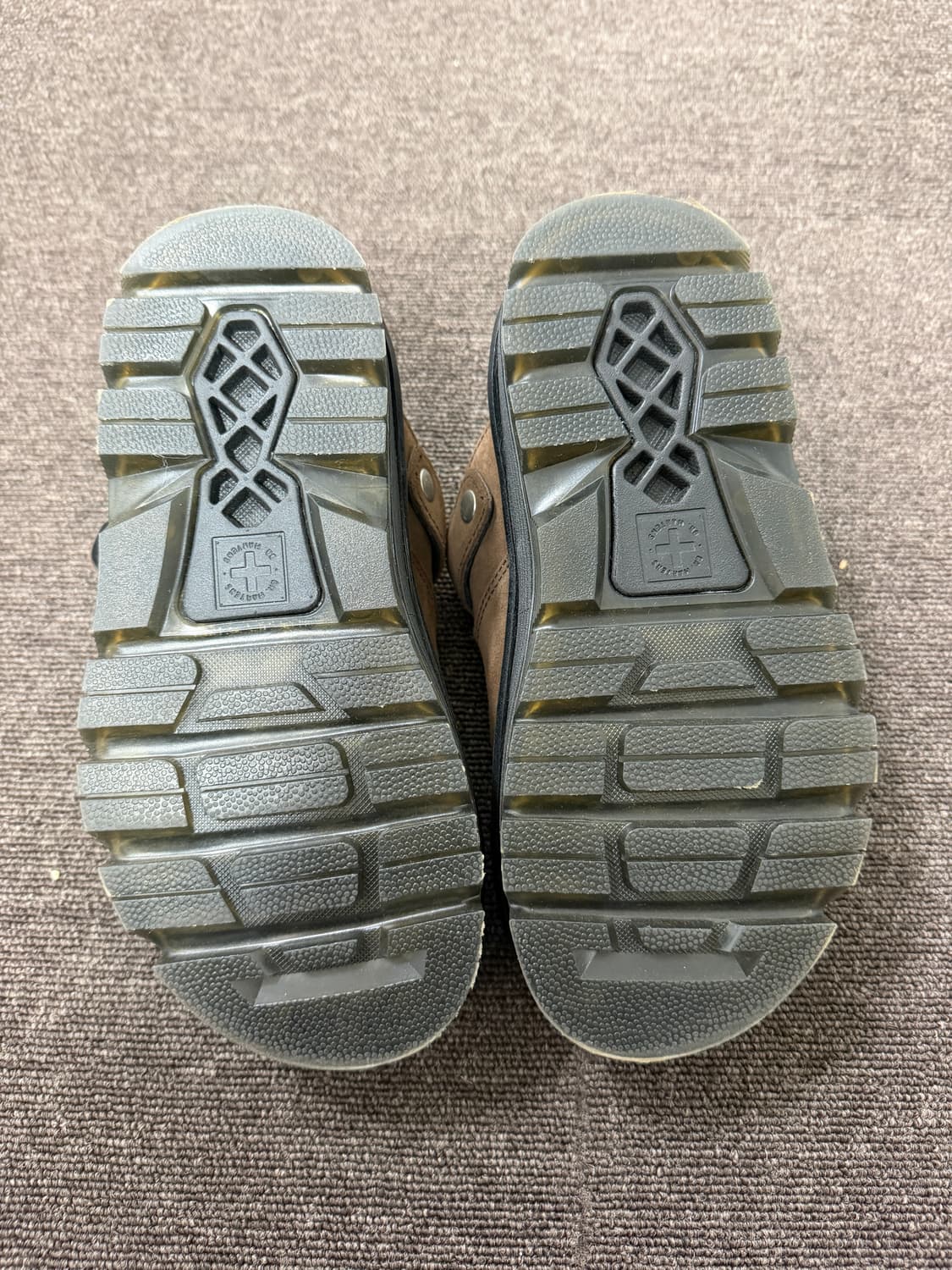 닥터마틴 제브잭 스웨이드 뮬 (외출 1회 + 실내 촬영) 상품이미지3