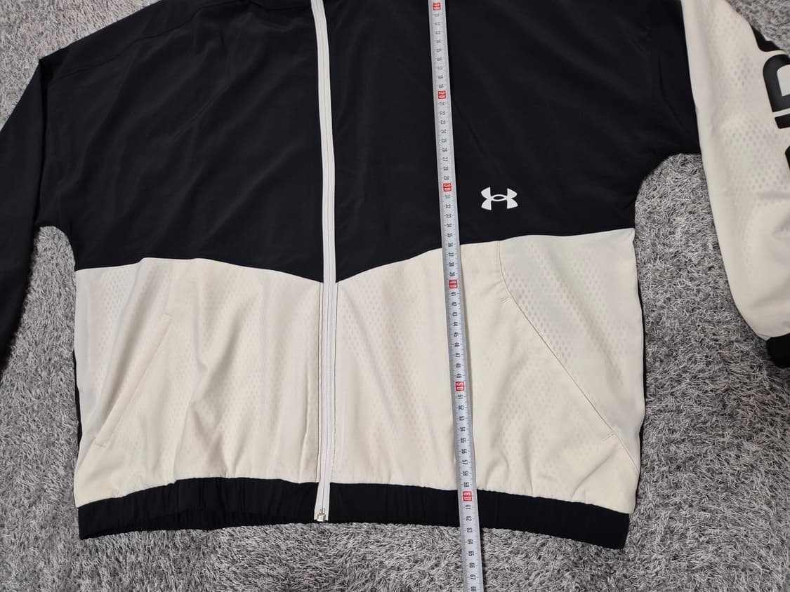언더아머 여성 우븐 바람막이 자켓 L 상품이미지10