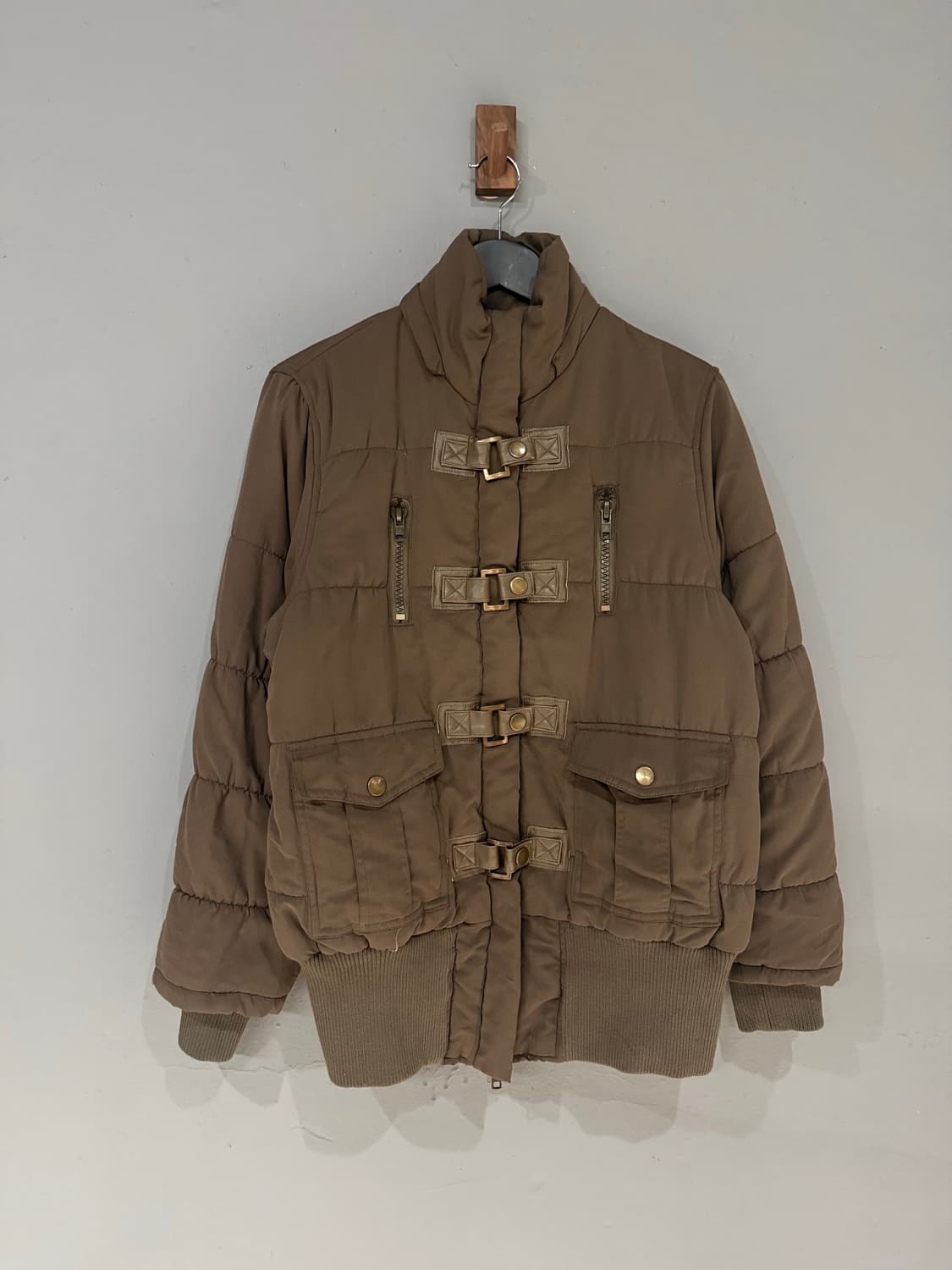 snap button detail high-neck padding 상품이미지5