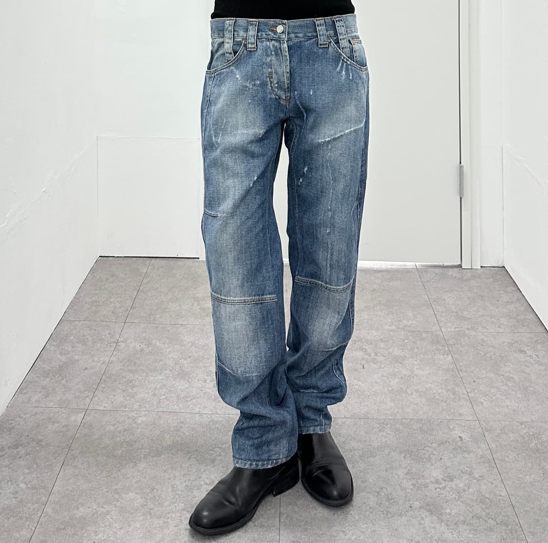 Versace Metal Plate Detail Denim Pants 상품이미지1