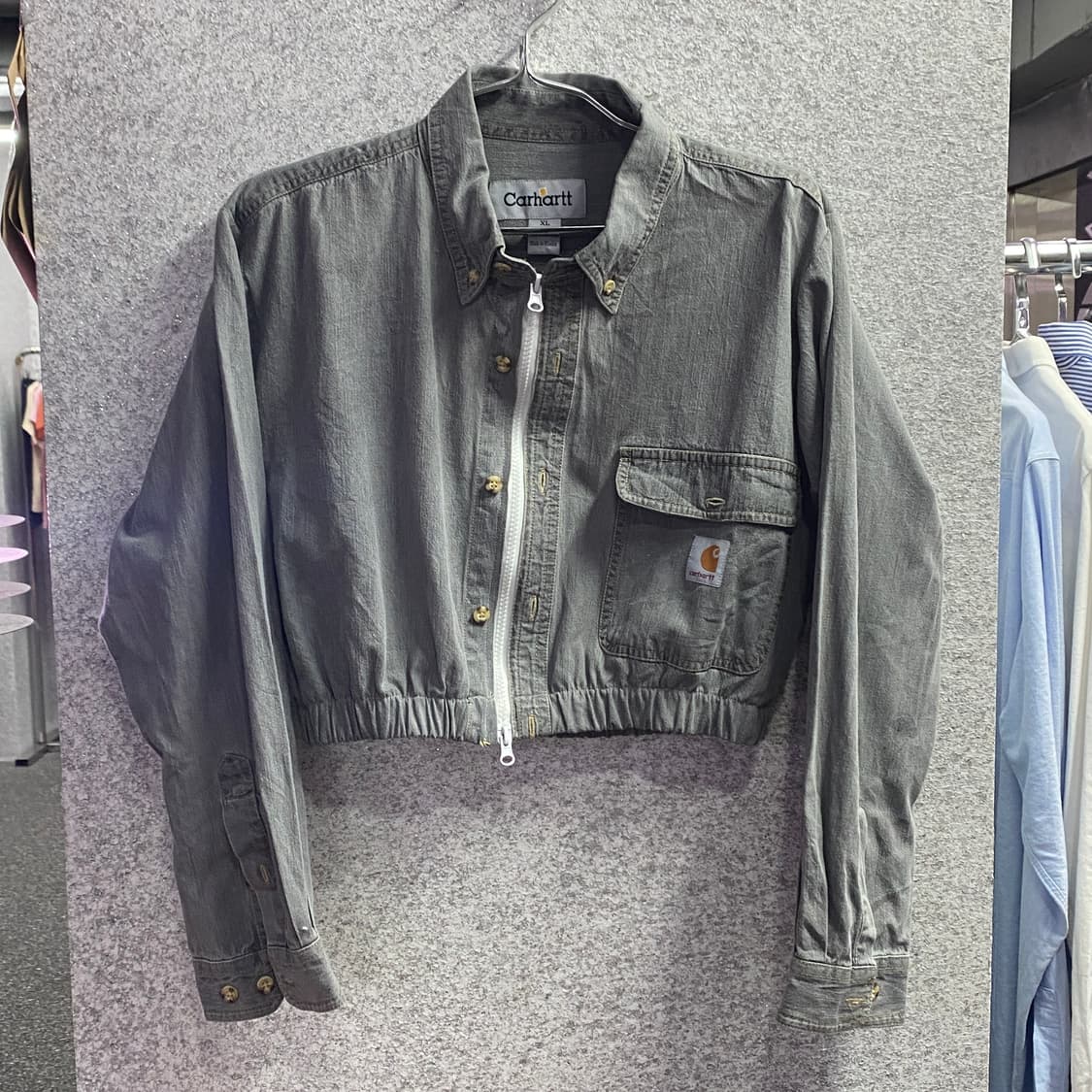 칼하트 로고 리메이크 크롭 셔츠 B3191 상품이미지2