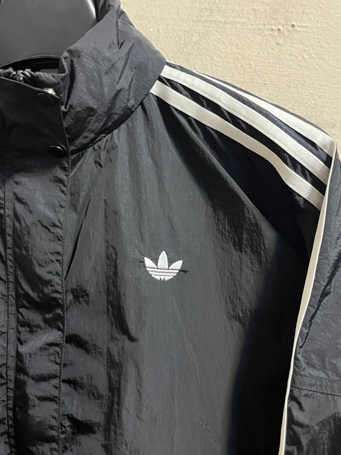 아디다스 크롭 윈드브레이커 자켓 상품이미지4