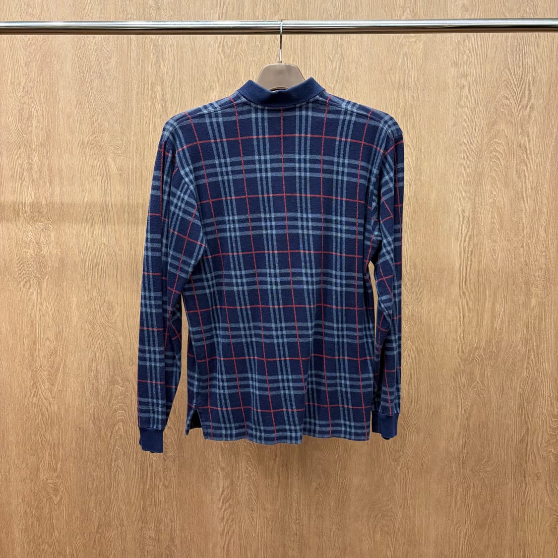 버버리 런던 코튼 PK 긴팔 티셔츠 체크 패턴 로고 자수 디테일 네이비 상품이미지3