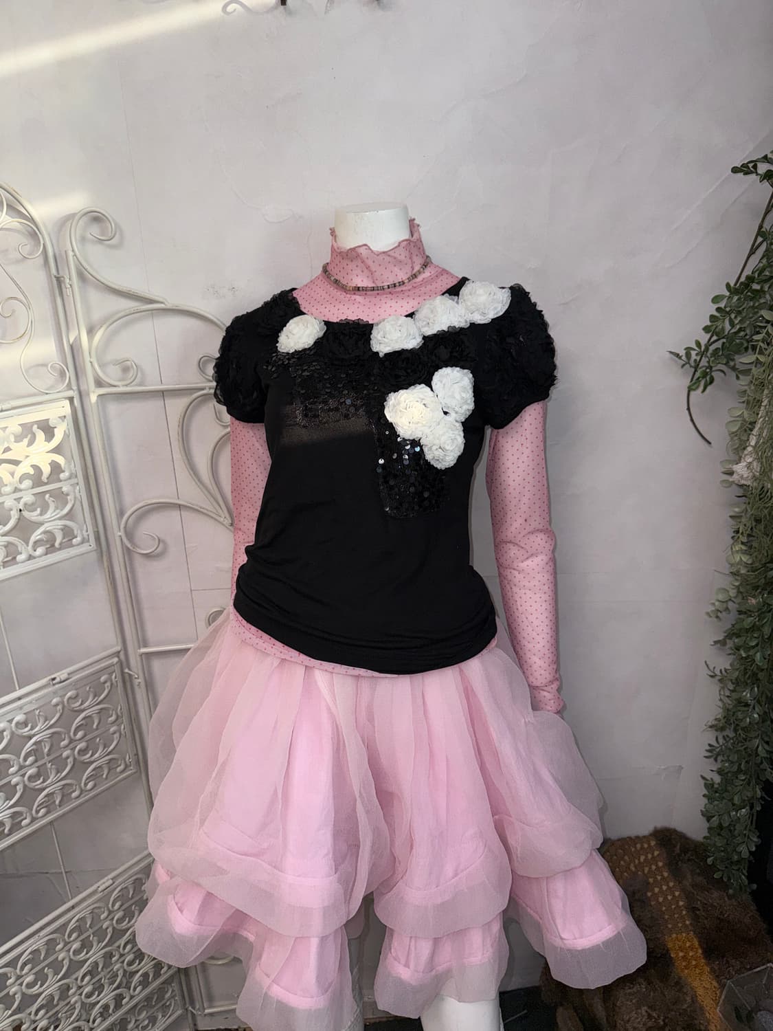 EGOIST black flower corsage half blouse  상품이미지7