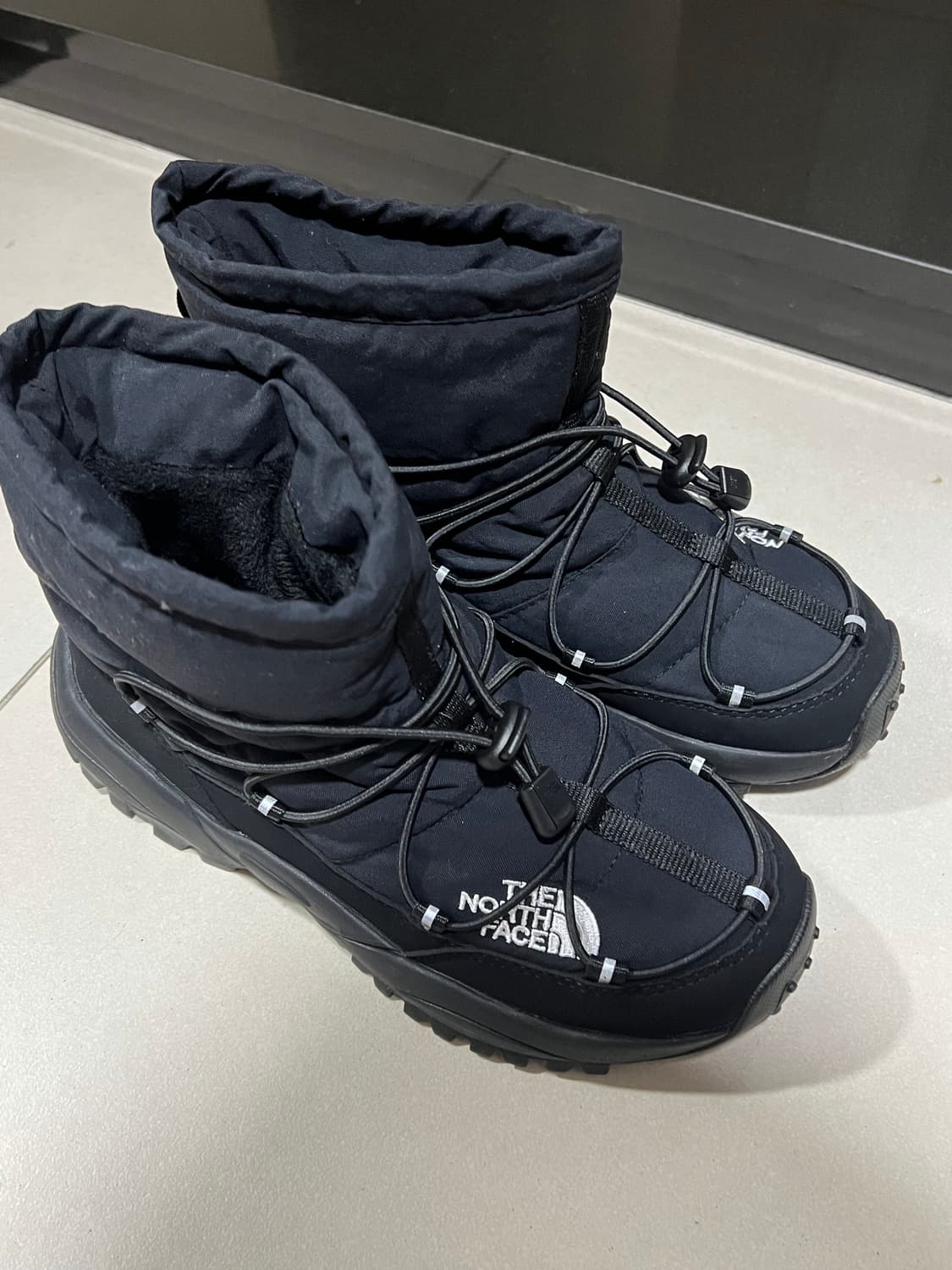 NS99Q01A 노스페이스 보레알리스 부티 블랙 230 새상품 상품이미지5