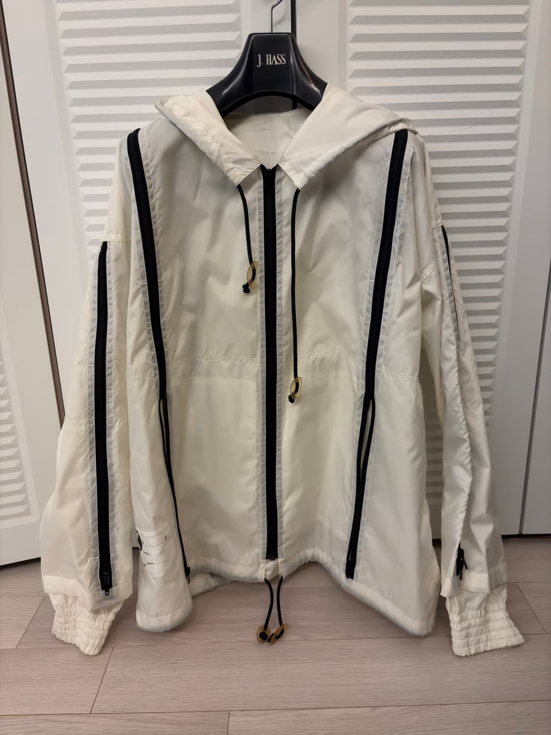 파이널 홈 서바이벌 자켓 화이트 상품이미지1