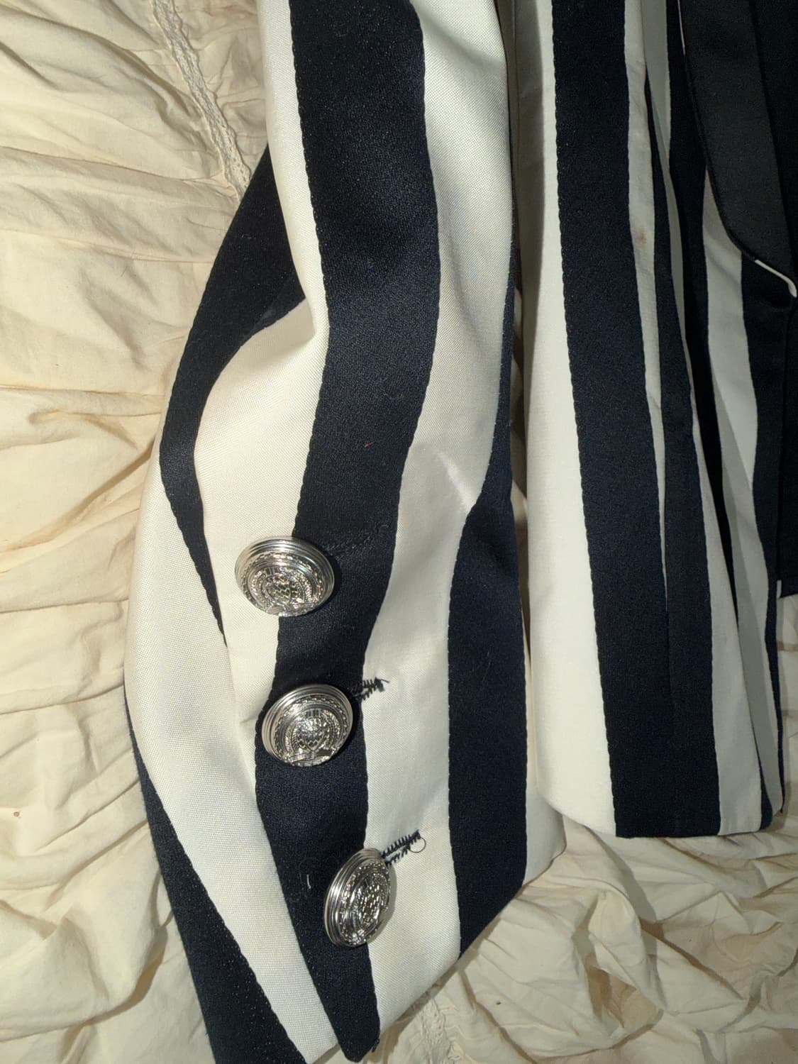 발망 13aw 오버숄더 스트라이프 테일러드 블레이저 상품이미지4