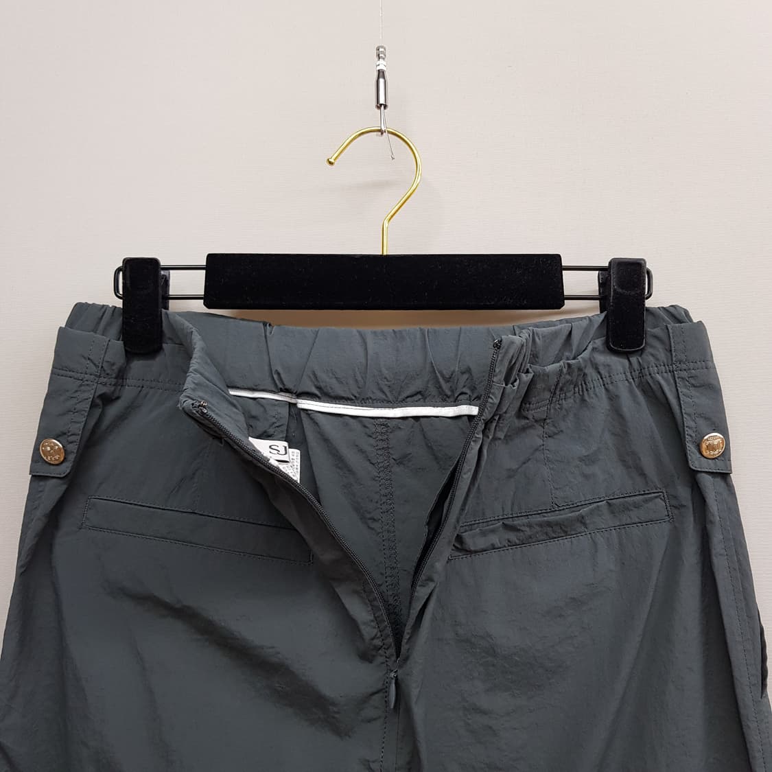 한섬 SJSJ 2023 나일론 밴딩 롱 스커트 64-94사이즈 상품이미지4