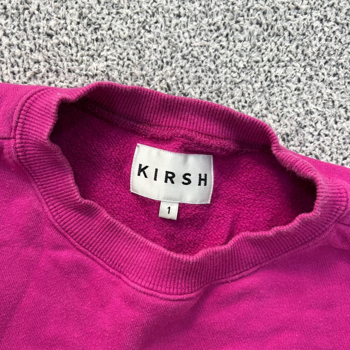 1 키르시 체리 로고 맨투맨 긴팔티 0413J 상품이미지2