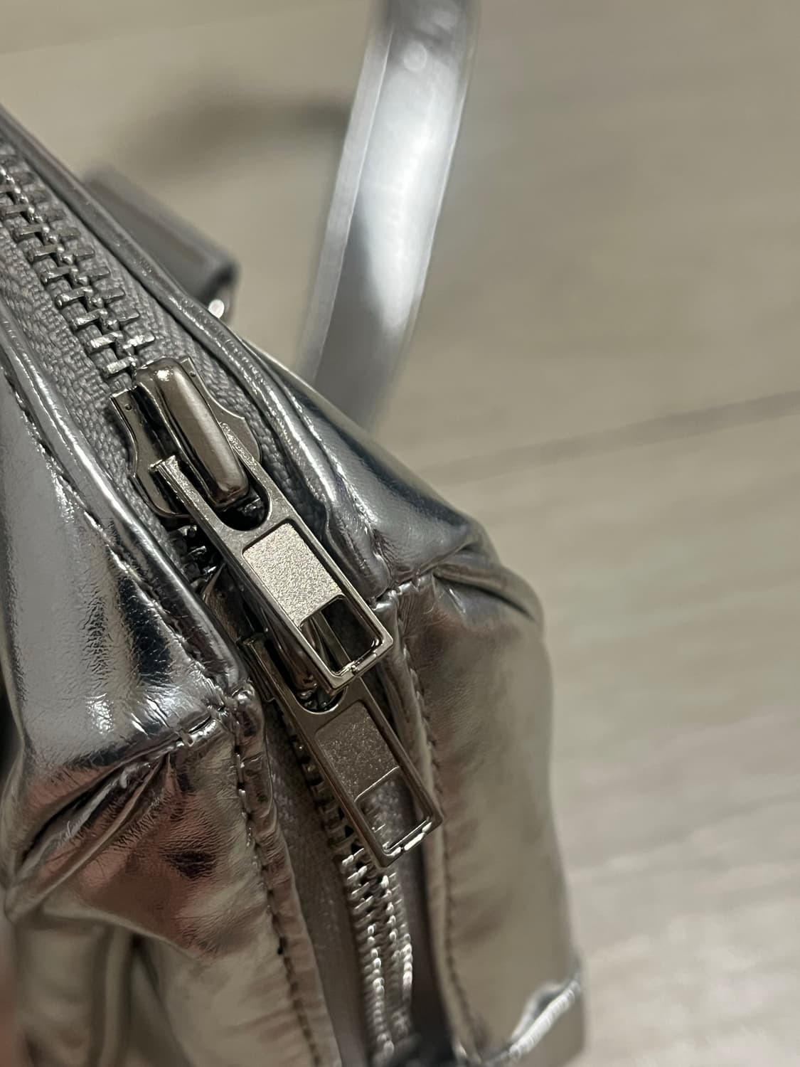 와이이이엘 PLAQUE BELT TOTE BAG 상품이미지6