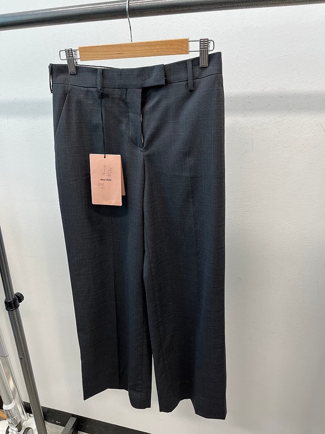 여) 미우미우 23ss 체크 와이드 슬랙스  상품이미지1
