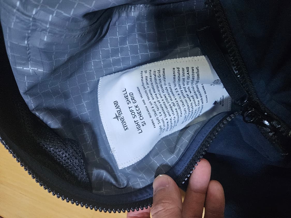 정품 스톤아일랜드 라이트 소프트쉘 s사이즈 상품이미지2