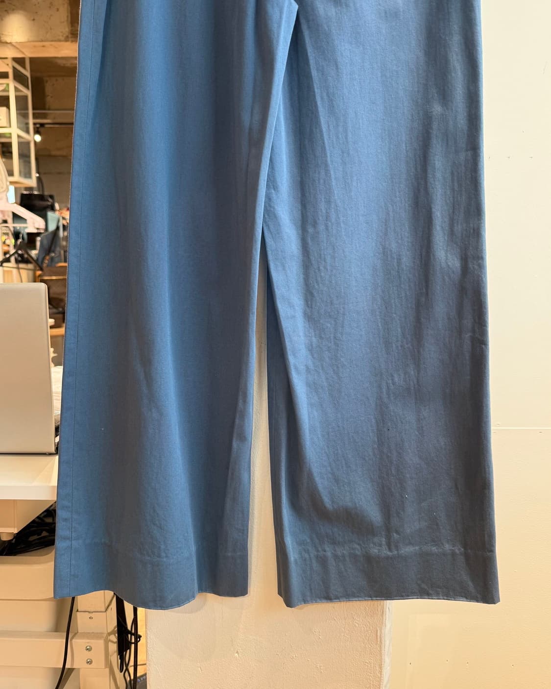 비비안 웨스트우드 블루 컷아웃 팬츠 상품이미지4