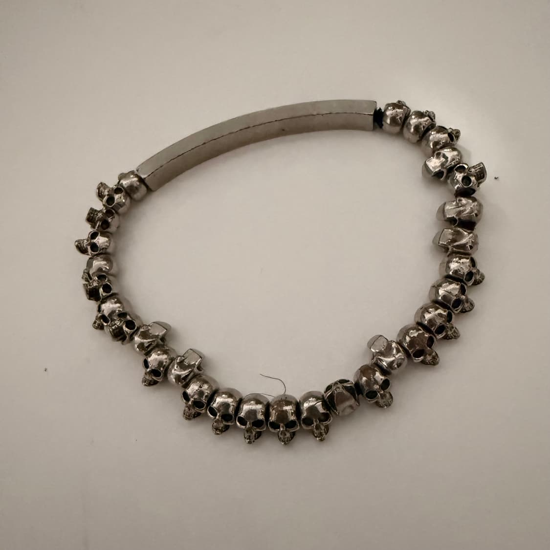 알랙산더맥퀸 스컬 비즈 팔찌 상품이미지1