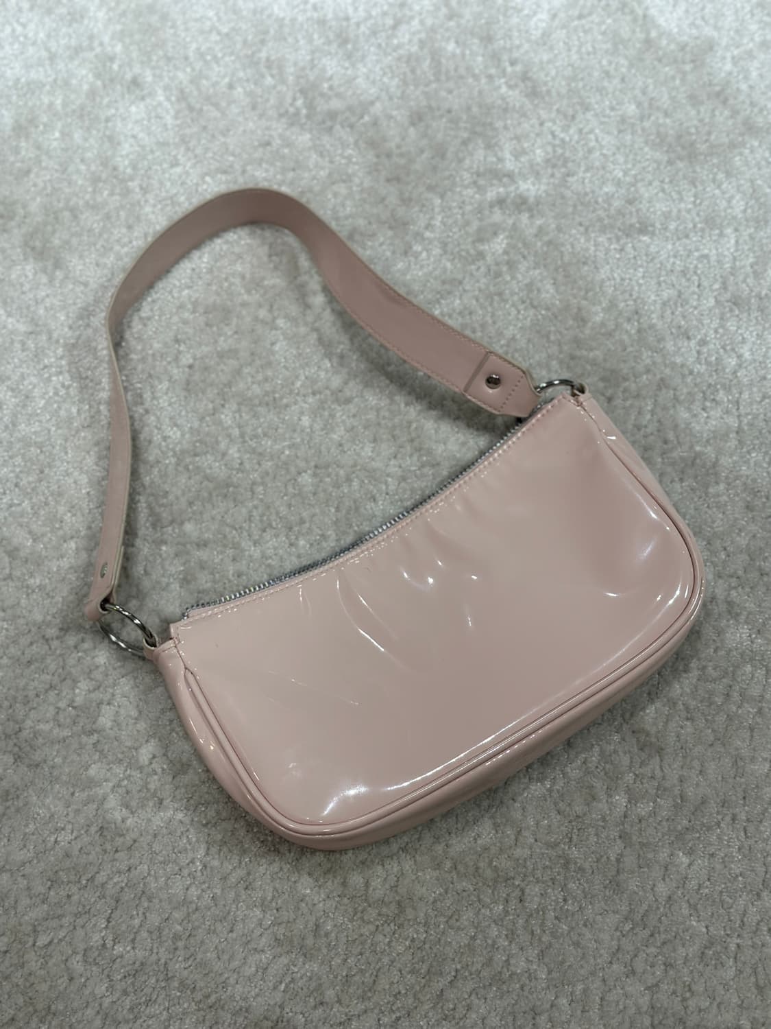 h&m 에나멜 핑크 숄더백 상품이미지1