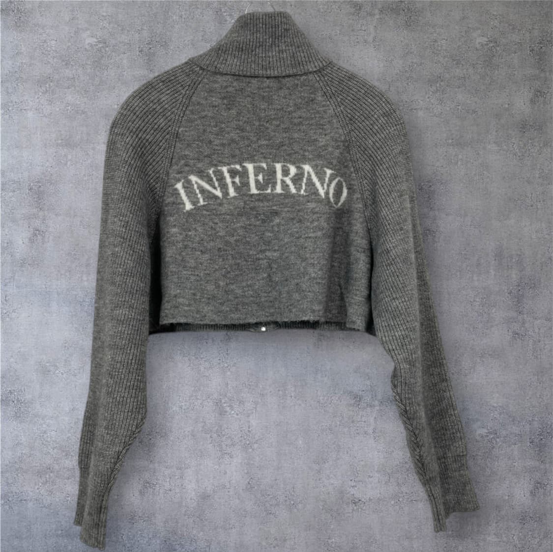 숲 SOUP 그레이 레터링 하이넥 크롭 니트 집업  상품이미지9