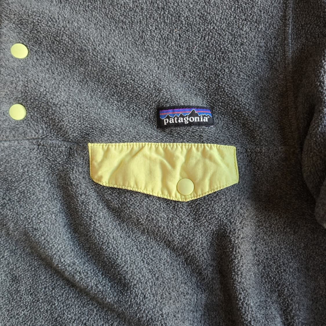 10s 파타고니아 신칠라 스냅-T 그레이/옐로우 상품이미지4