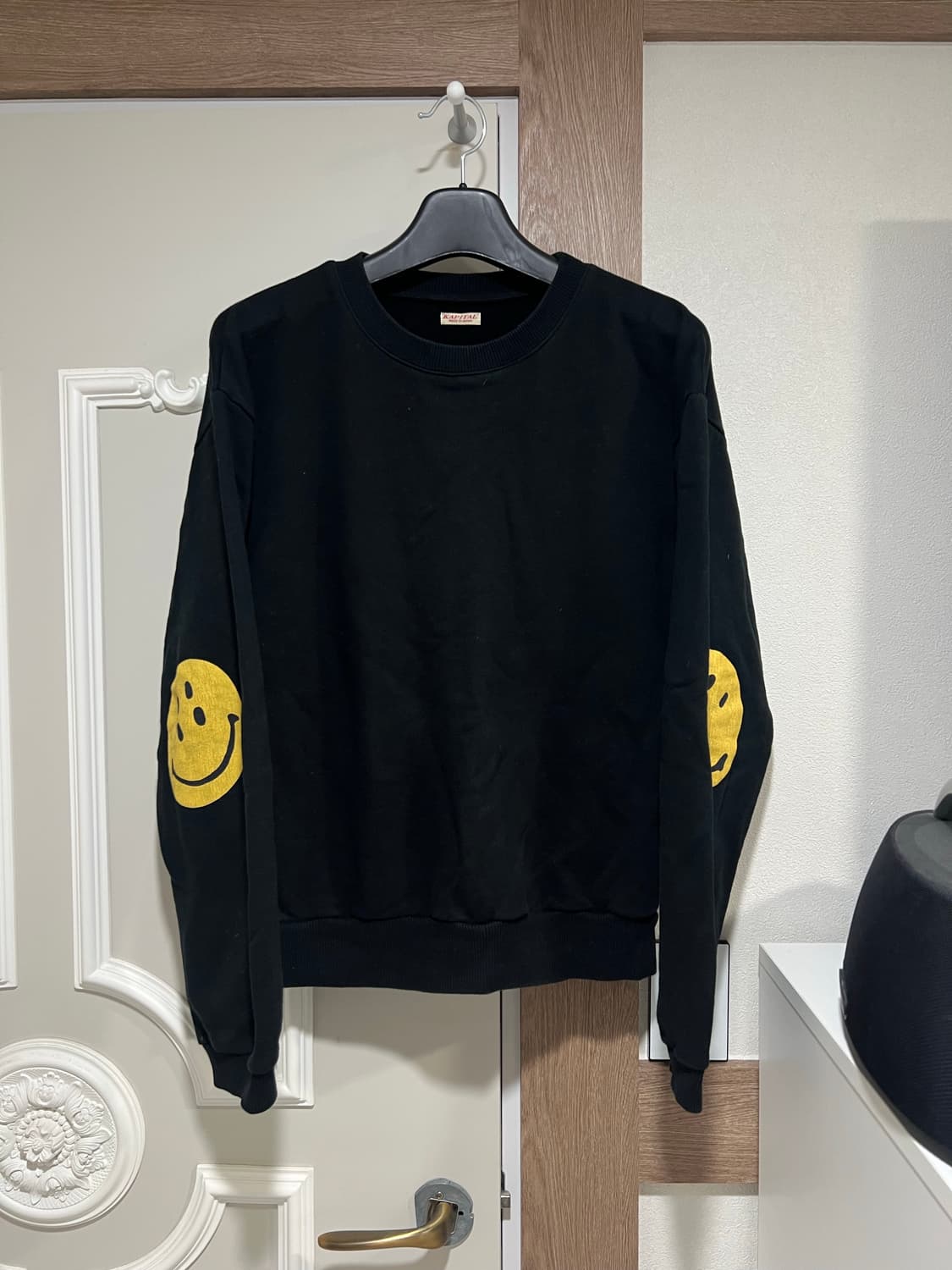 캐피탈 스마일 스웻셔츠 상품이미지1