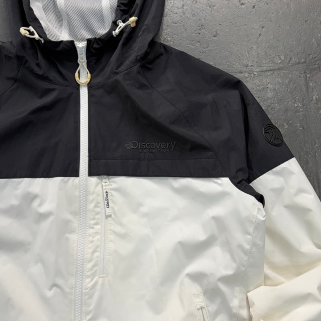 100 디스커버리 바람막이  상품이미지2