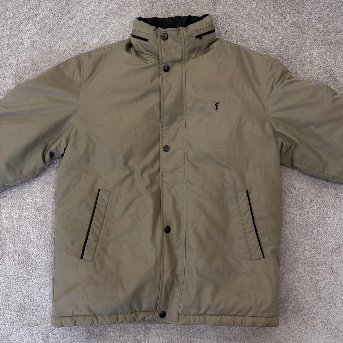 입생로랑 스몰 로고 다운 패딩 상품이미지5