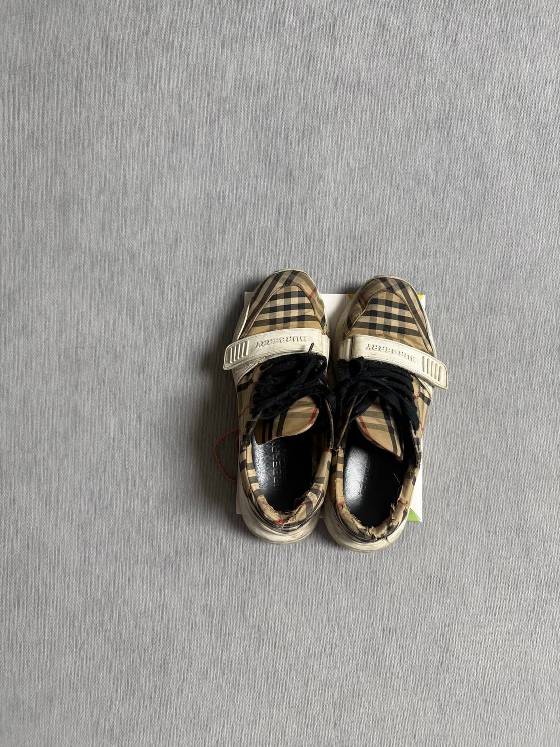 버버리 스니커즈 상품이미지1