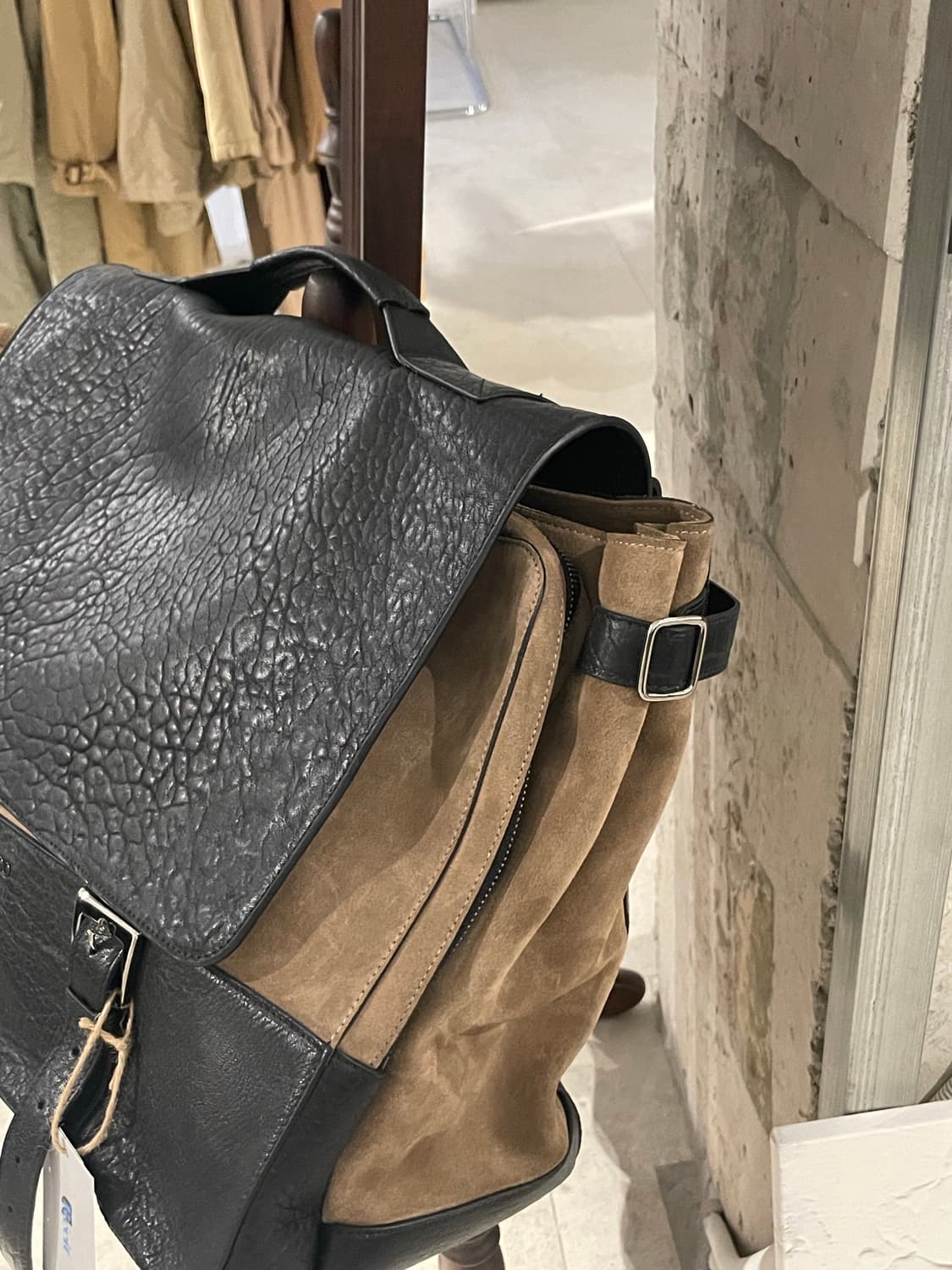 [풀구성/정품] 지미추(Jimmy Choo) 스웨이드 레더 멀티 백팩 상품이미지2