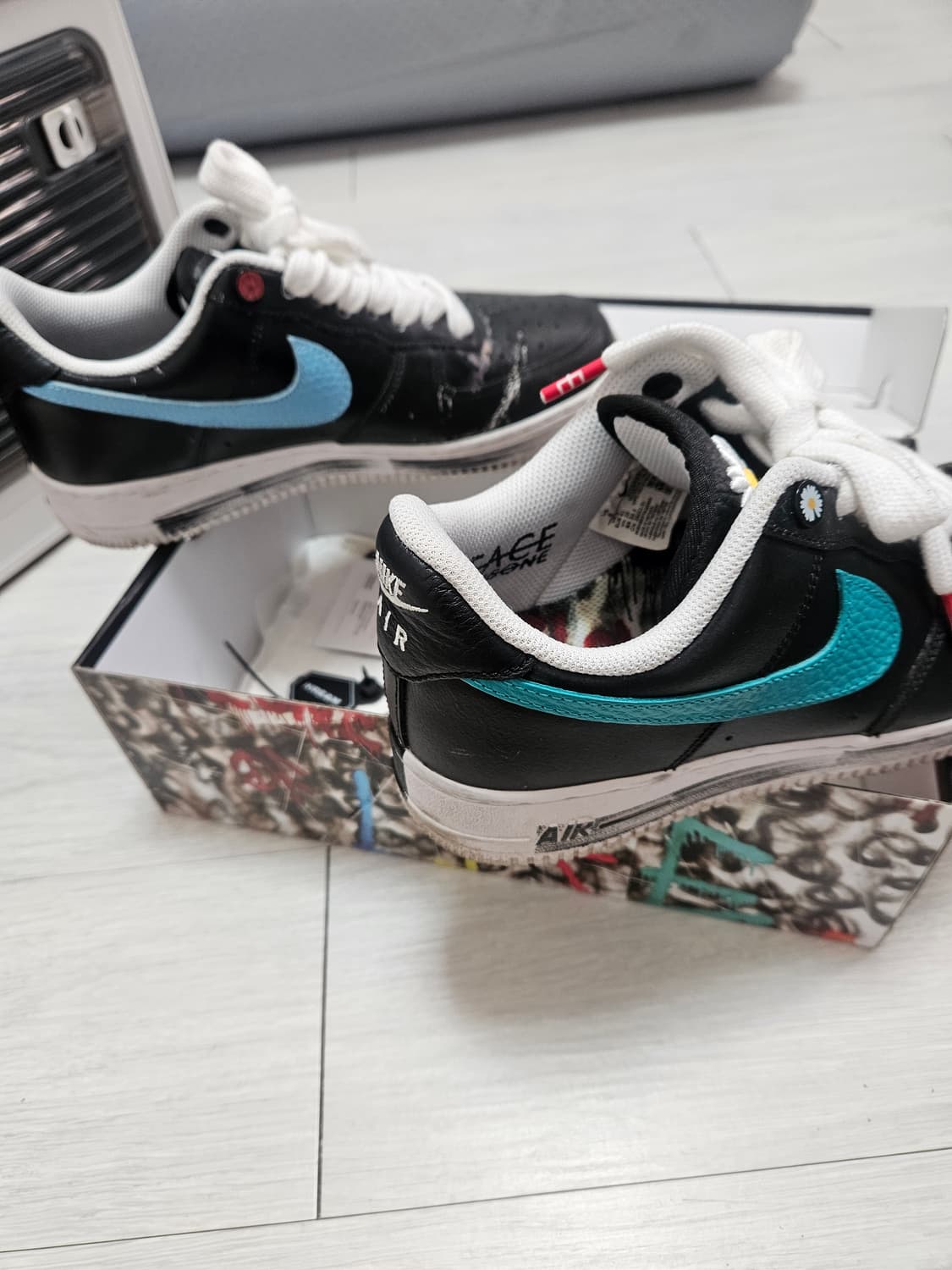 나이키에어포스1 파라노이즈블랙 상품이미지5