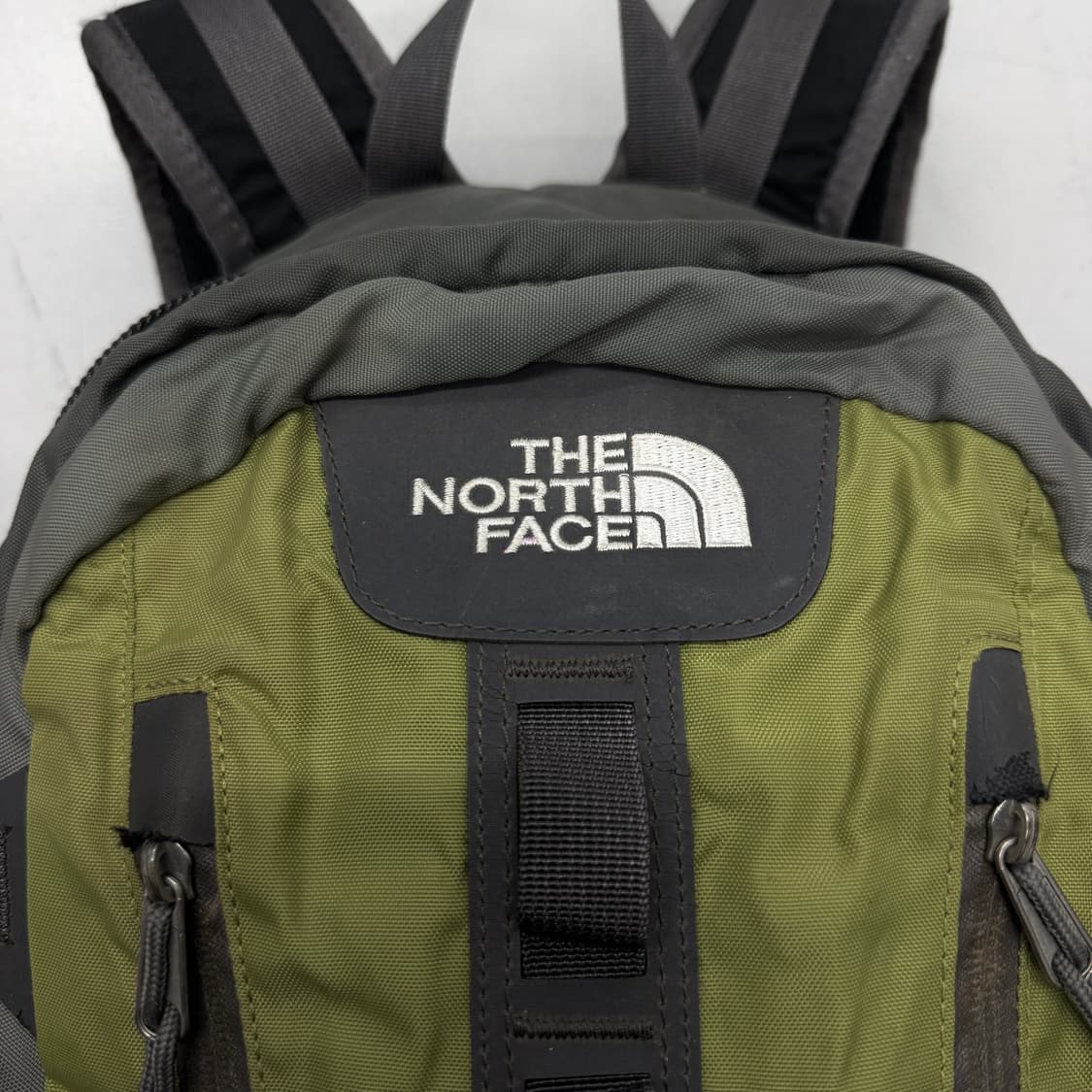 노스페이스 고프코어 카키 그린 미니샷 백팩 상품이미지4