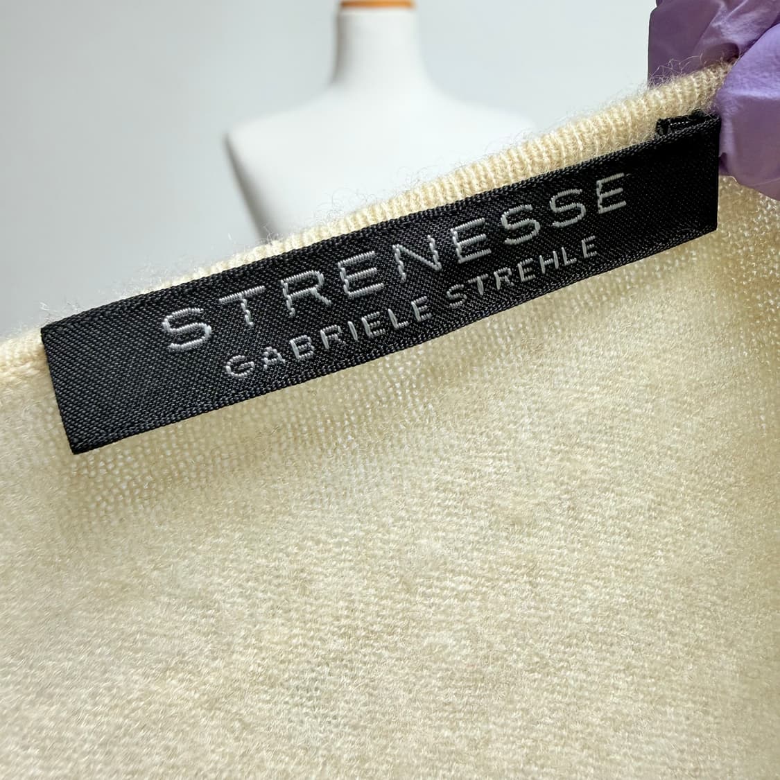 [캐시미어 100%] 오트밀 베이지 슬림핏 니트 상품이미지4