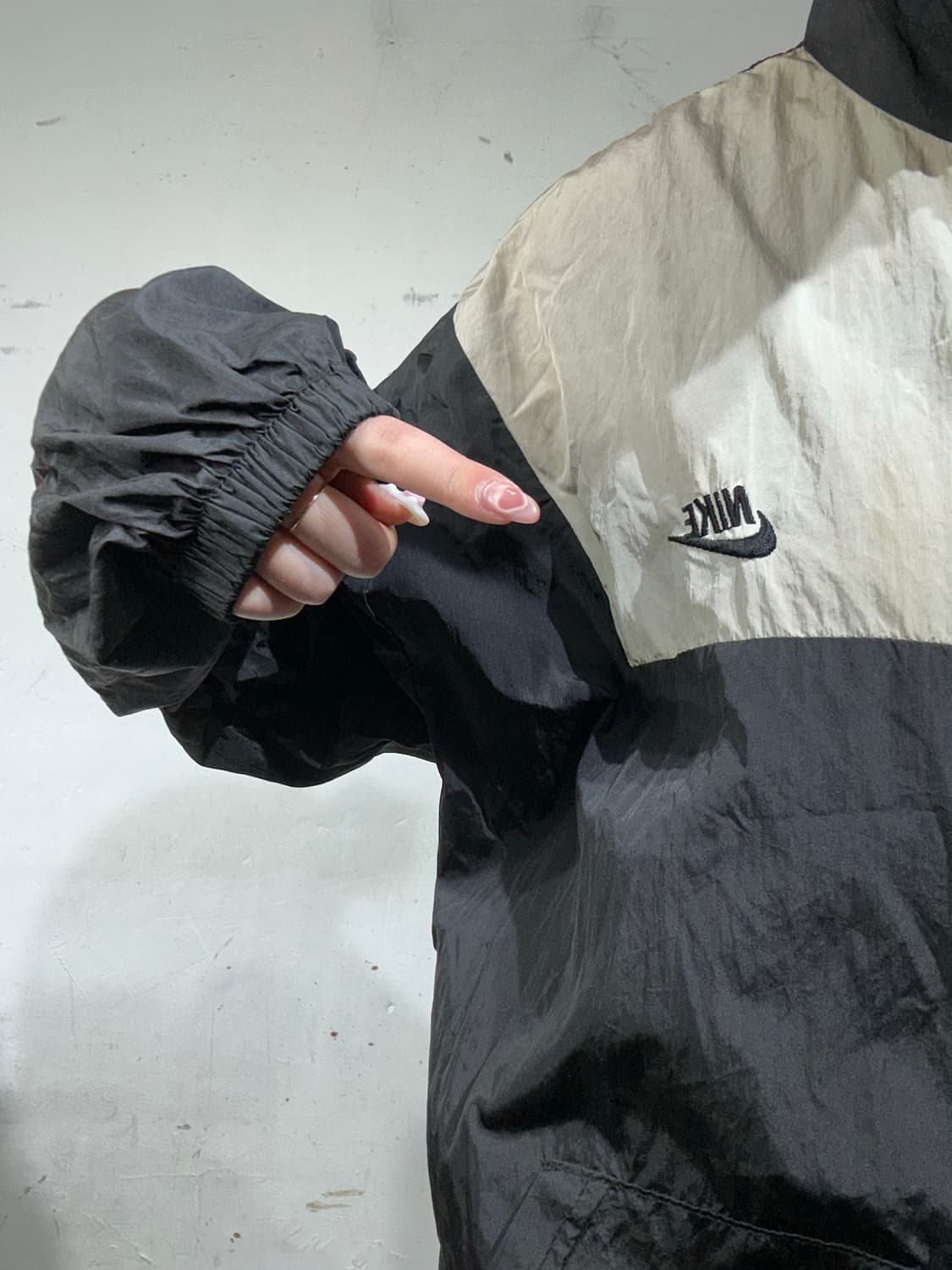 나이키 블랙 화이트 바람막이 트랙 자켓  상품이미지4