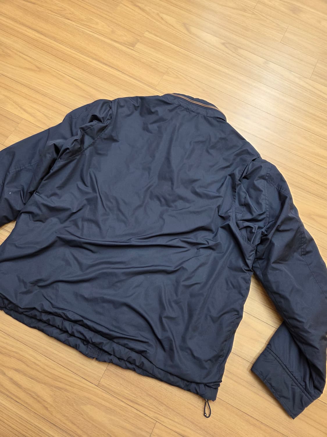 랄프로렌 네이비 자켓 L사이즈 판매합니다. 톤 다운된 네이비 색상이라서  상품이미지2